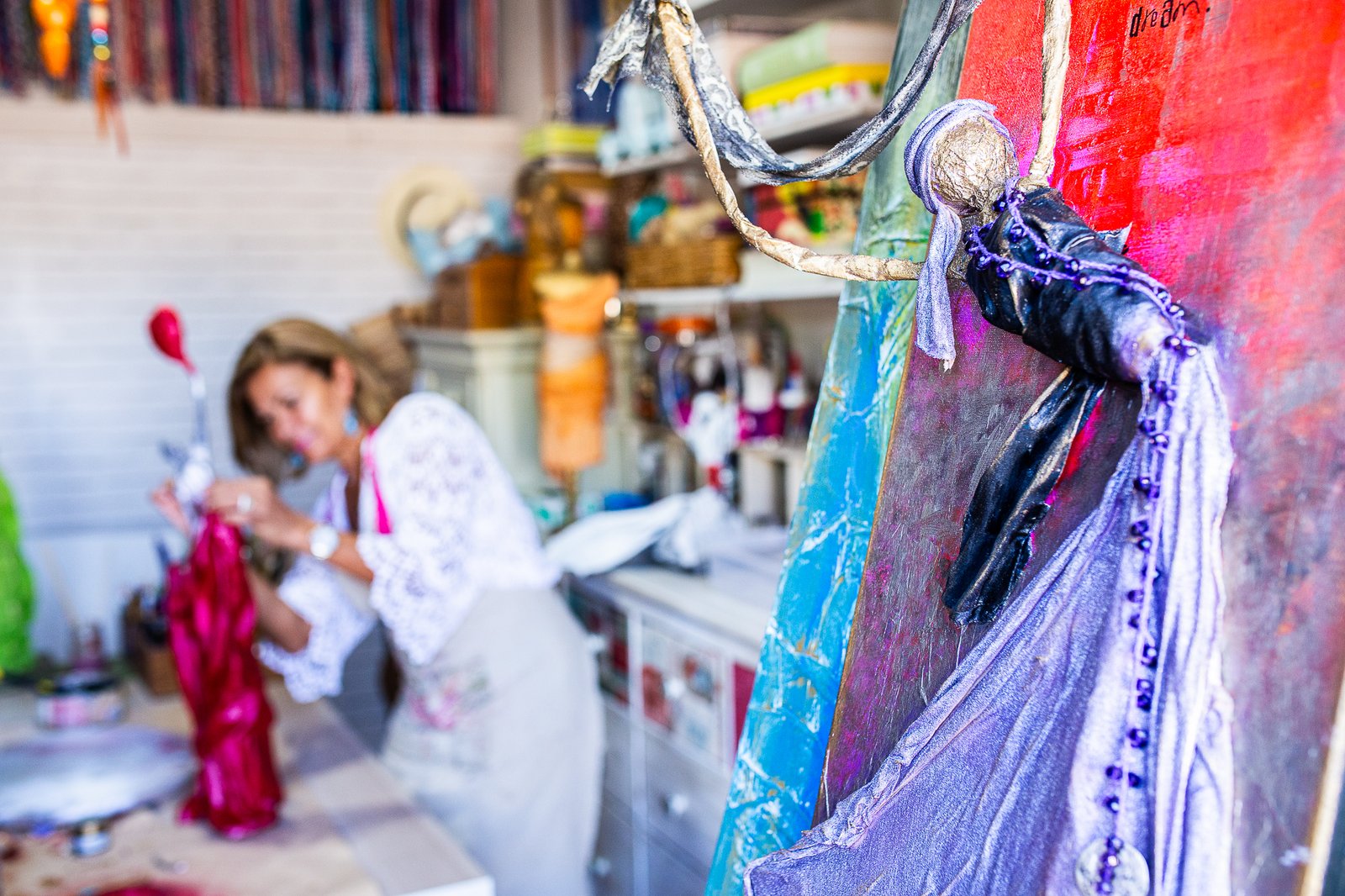branding photography showing a torquay artist